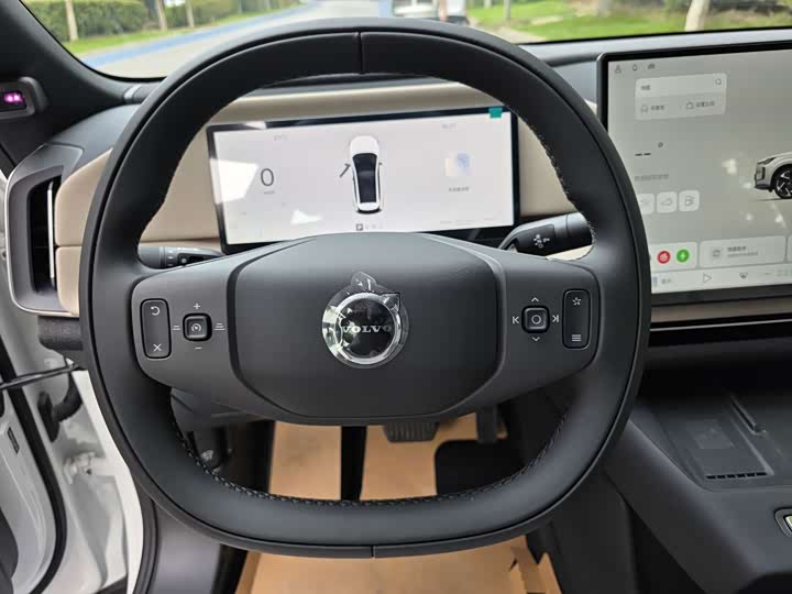 Volvo XC70 Hybrid 2026 4 WD Core — фото 4