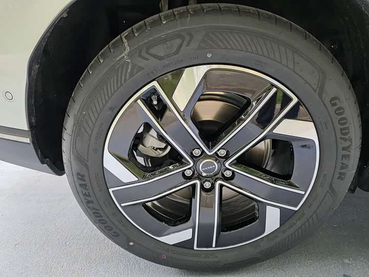 Volvo XC70 Hybrid 2026 4 WD Core — фото 13