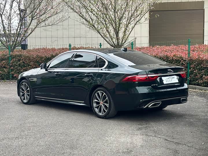 Jaguar XFL 2023 XFL 2.0 T P 250 2 WD — фото 7