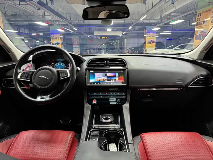 Jaguar F-PACE 2016 2.0 T 2 WDR-Sport — фото 30
