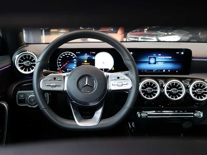 Mercedes-Benz A-Class 2022 A 200 L — фото 7