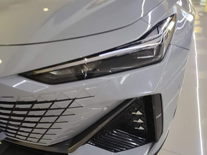 Changan UNI-V 2022 1.5 T — фото 24
