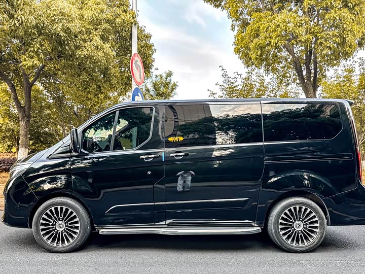 Ford Tourneo — фото 39