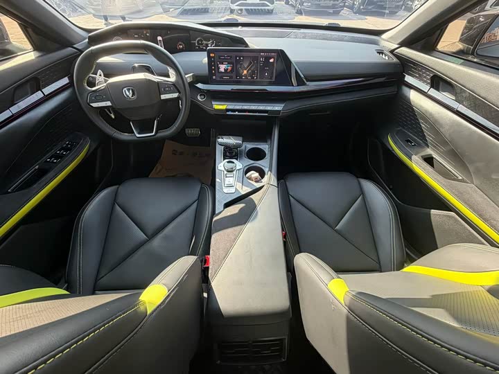 Changan UNI-V 2023 1.5 T — фото 8