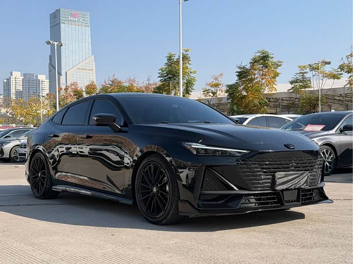 Changan UNI-V 2023 1.5 T — фото 4