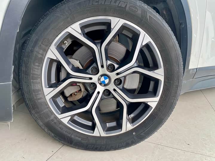 BMW X1 2021 s Drive 25 Li Leading — фото 23