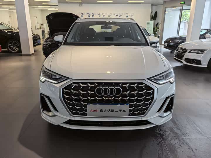 Audi Q3 2024 35 TFSI — фото 3