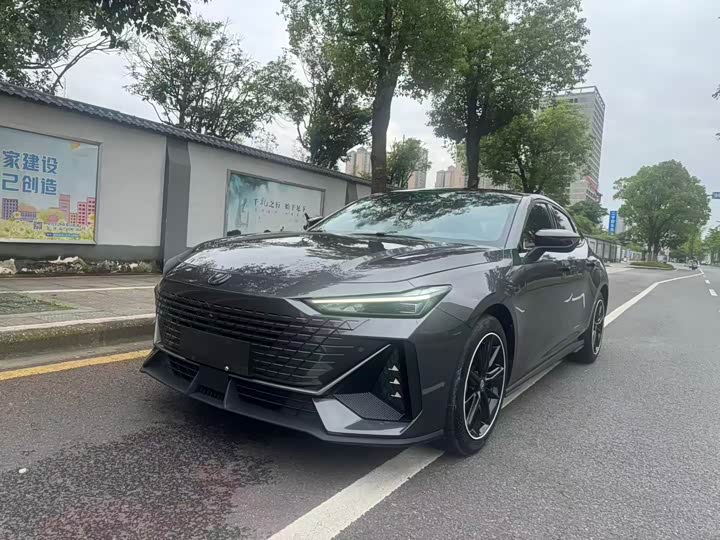 Changan UNI-V 2023 1.5 T Premium