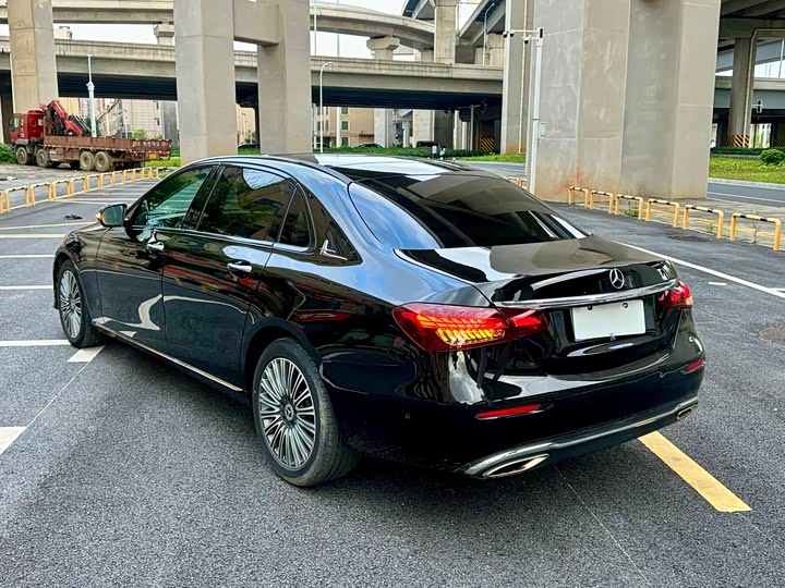 Mercedes-Benz E-Class 2019 E 300 L Luxury — фото 12