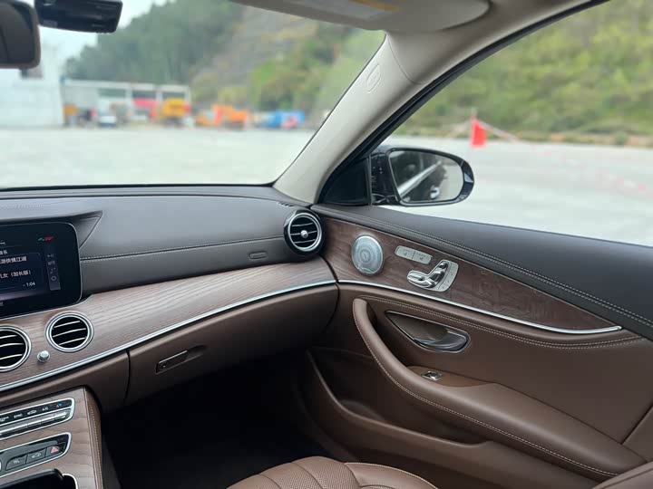 Mercedes-Benz E-Class 2020 E 300 L — фото 16