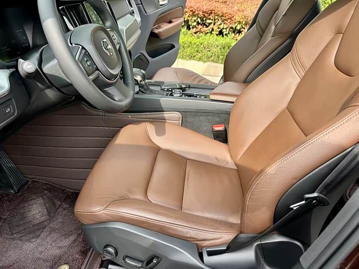 Volvo XC60 2019 T 5 4 WD VI — фото 5