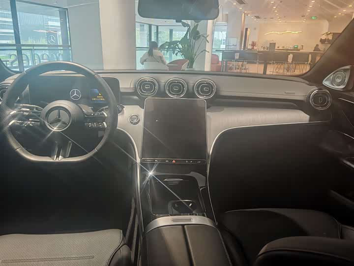 Mercedes-Benz C-Class 2024 C 260 L — фото 5