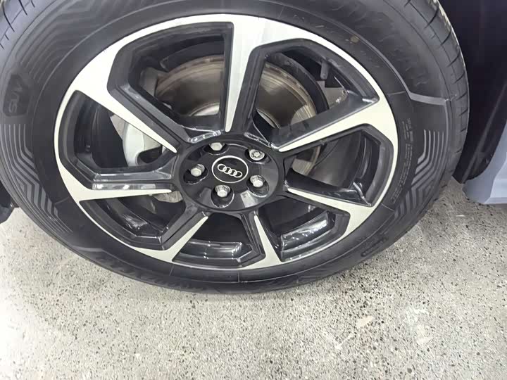 Audi Q3 2023 40 TFSI RS — фото 8