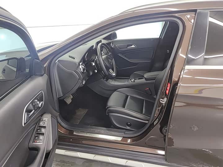 Mercedes-Benz GLA 2018 GLA 200 — фото 9
