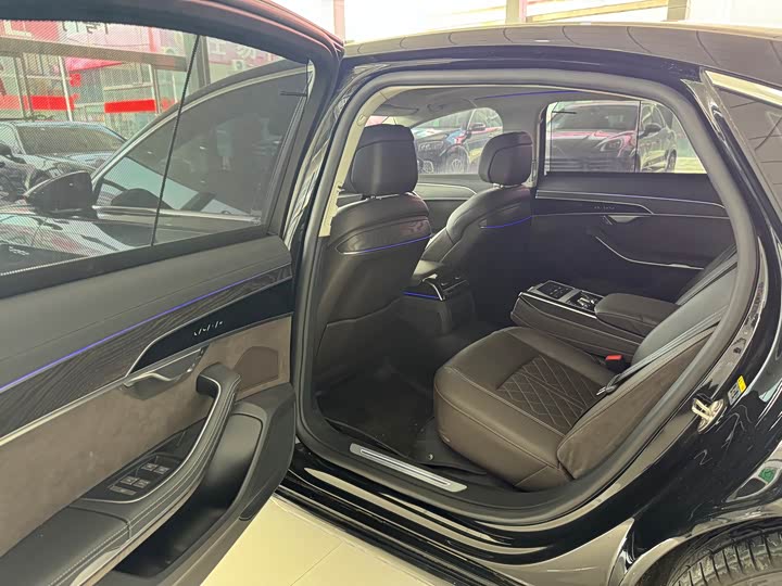 Audi A8 2023 A 8 L 50 TFSI quattro — фото 12