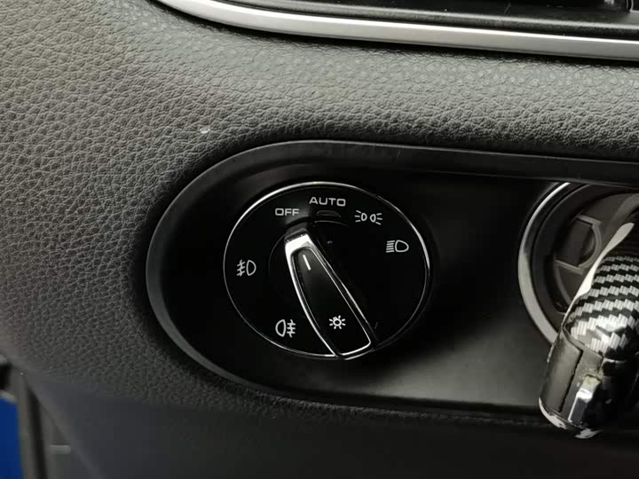 Porsche Macan 2017 Macan 2.0 T — фото 21