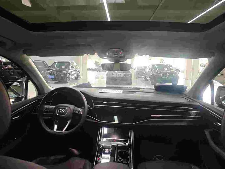 Audi Q7 2024 45 TFSI quattro S line — фото 9