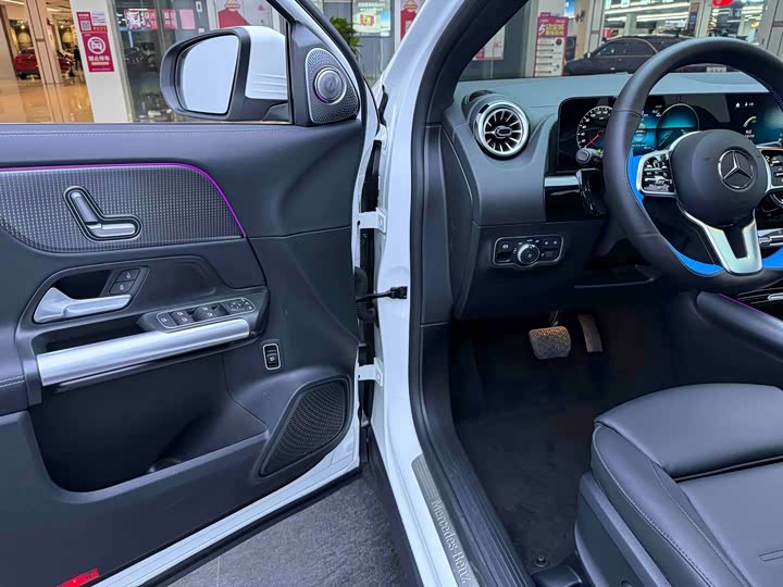 Mercedes-Benz GLA 2023 GLA 220 — фото 8