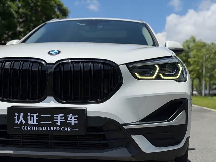 BMW X1 sDrive20Li стиль — фото 8