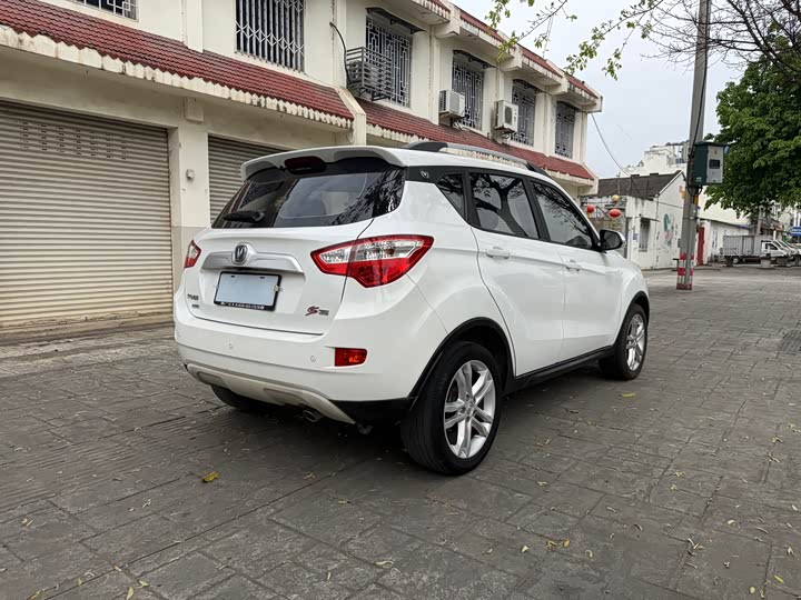 Changan CS35 2016 1.6 L MTLuxury IV — фото 6