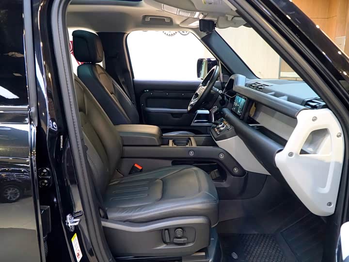 Land Rover Defender — фото 13