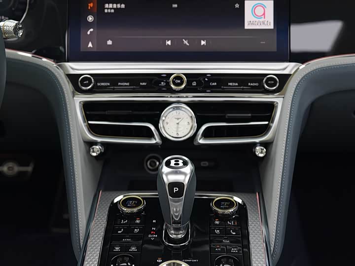 Bentley Flying Spur — фото 14