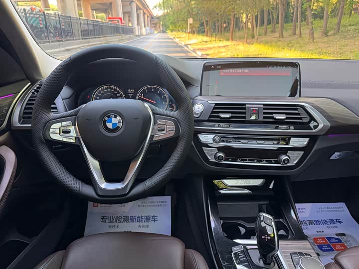 BMW X3 2019 x Drive 28i — фото 9
