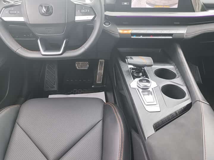 Changan UNI-V 2022 1.5 T — фото 7