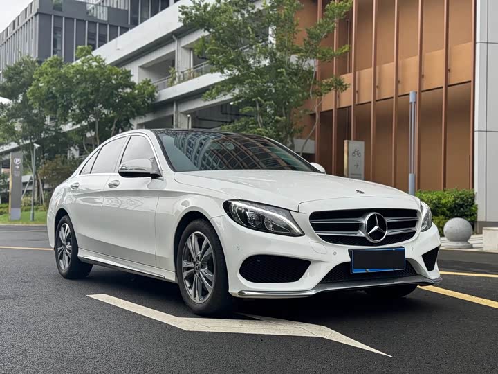 Mercedes-Benz C-Class 2018 C 200 L — фото 3