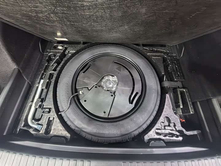 Audi Q3 2023 35 TFSI (1.4 T) — фото 19