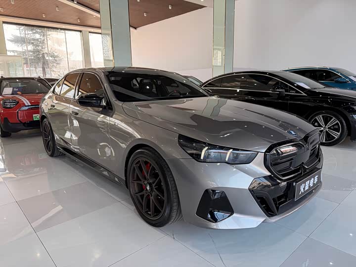 BMW i5 M60 2024 x Drive M 60 — фото 3