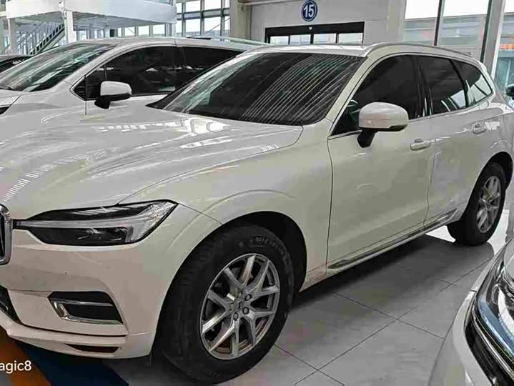 Volvo XC60 2021 T 5 4 WD — фото 3