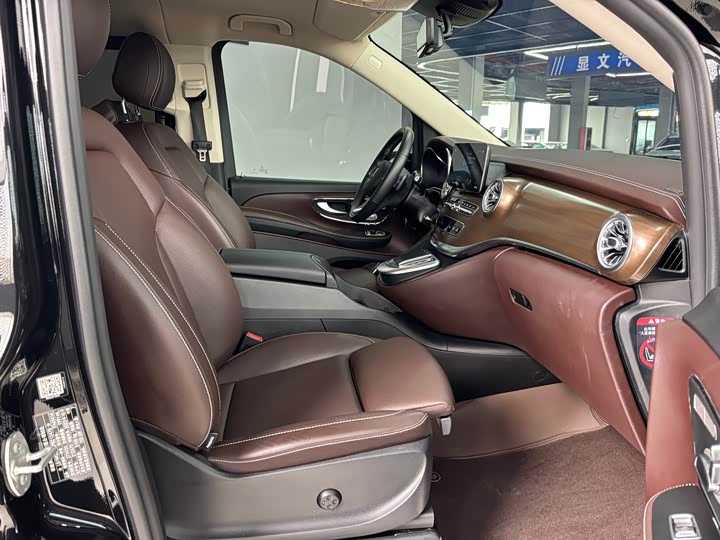 Mercedes-Benz V-Class 2022 V 260 L — фото 5
