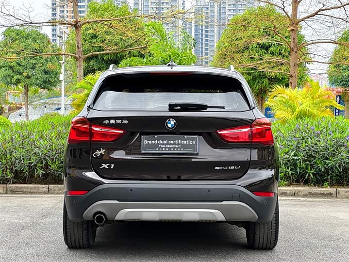BMW X1 2019 s Drive 18 Li — фото 7