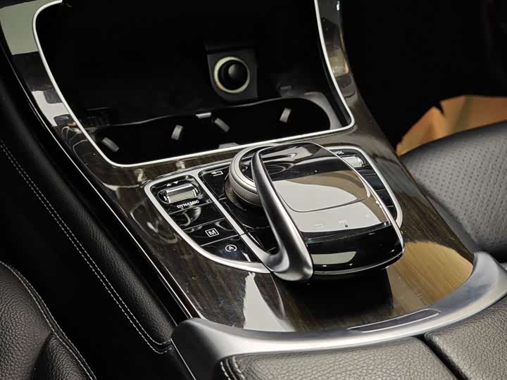 Mercedes-Benz GLC 2017 GLC 260 4 MATIC Luxury — фото 18