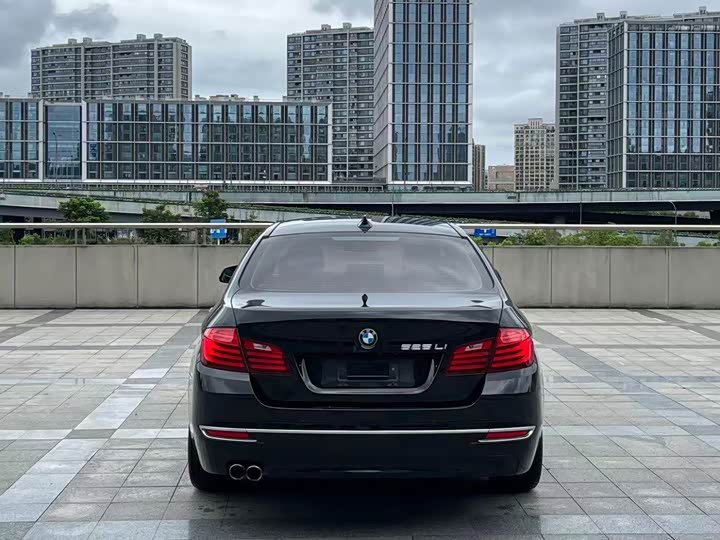BMW 5 Series 525Li — фото 9