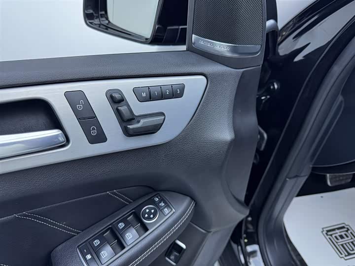 Mercedes-Benz M-Class 2015 AMG ML 63 — фото 12