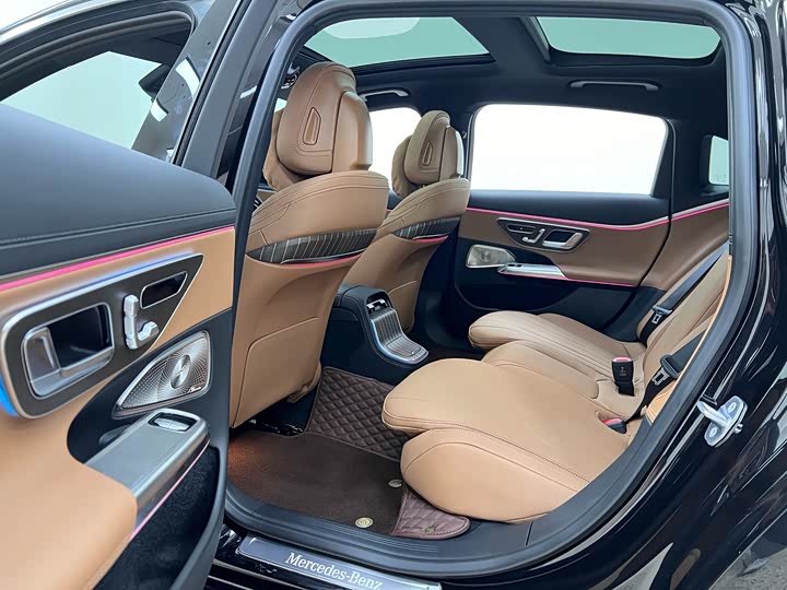 Mercedes-Benz E-Class 2024 E 300 L Luxury — фото 17