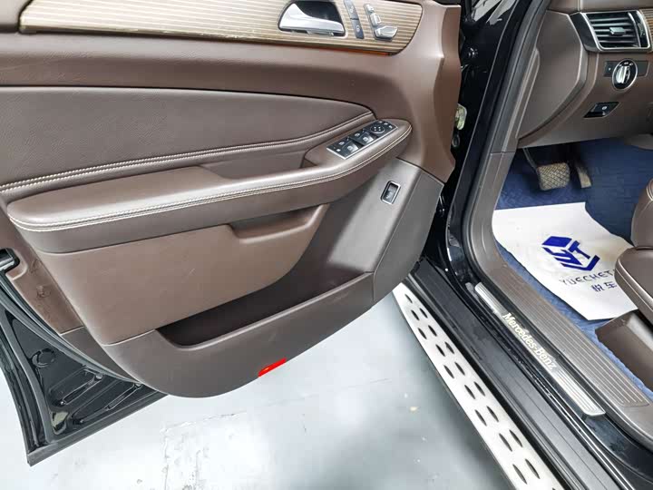 Mercedes-Benz GLE 2019 GLE 320 4 MATIC Luxury — фото 5