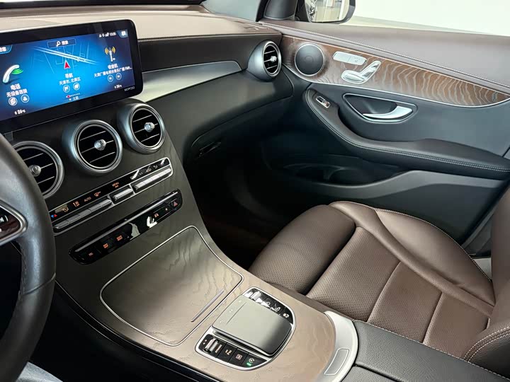 Mercedes-Benz GLC 2021 GLC 260 L 4 MATIC Luxury — фото 11