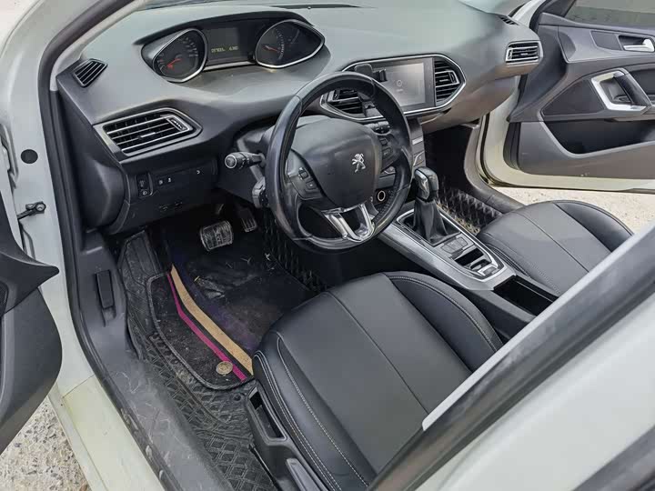 Peugeot 308 S 2015 1.6 T AT — фото 4
