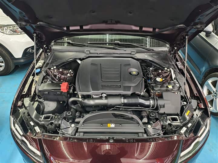 Jaguar XFL 2018 XFL 2.0 T 250 PS — фото 14