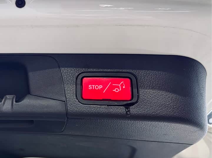 Mercedes-Benz GLB 2021 GLB 200 — фото 25