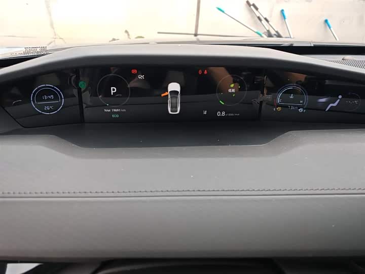 Changan UNI-V 2023 1.5 T Premium — фото 12