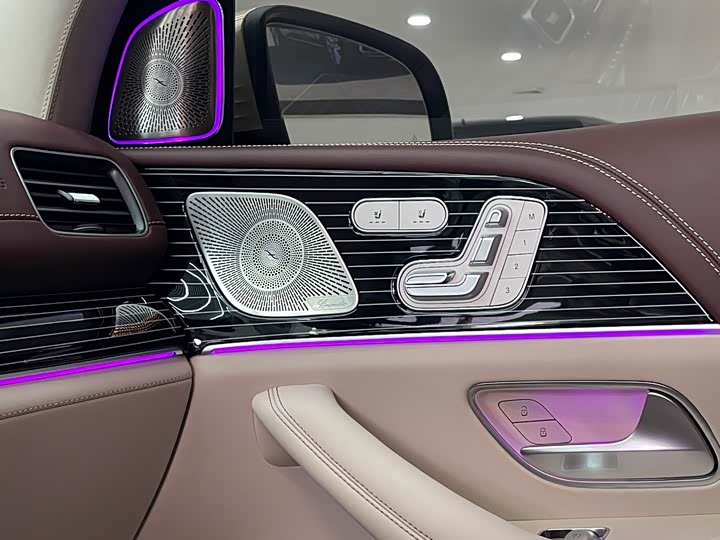 Mercedes-Benz GLS 2023 GLS 450 4 MATIC Luxury — фото 26