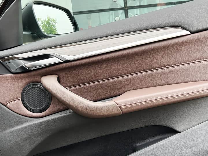 BMW X1 2020 x Drive 25 Li — фото 15