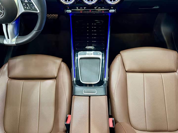 Mercedes-Benz GLB 2024 GLB 220 — фото 29