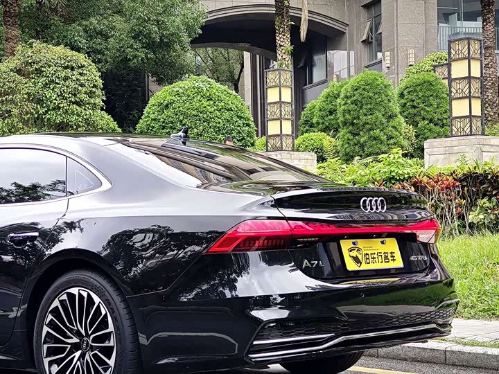 Audi A7L 2024 45 TFSI Luxury — фото 25
