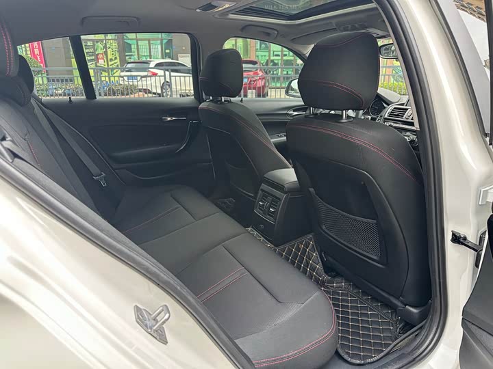 BMW 1 Series — фото 12