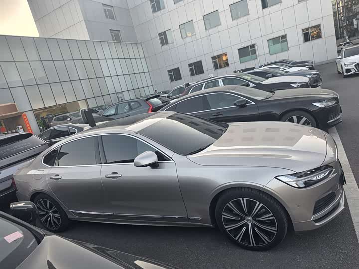 Volvo S90 Hybrid 2023 T 8 4 WD — фото 4